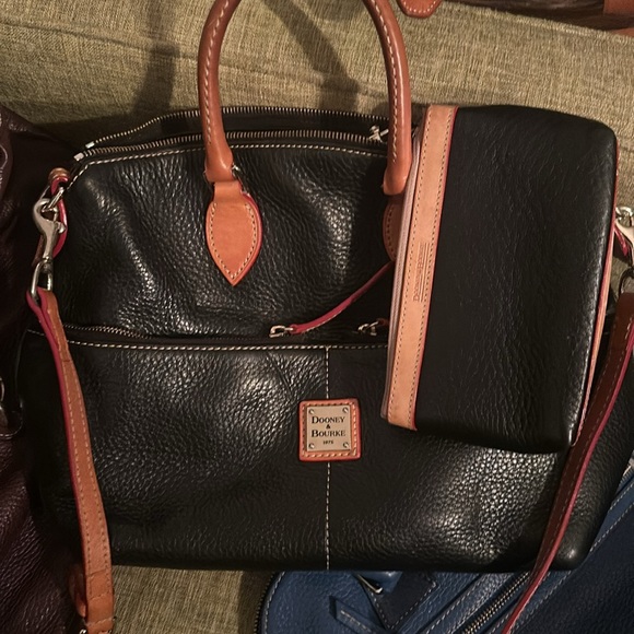 Dooney and Bourke purse. Mint! With accessories and matching wallet! - Picture 7 of 9